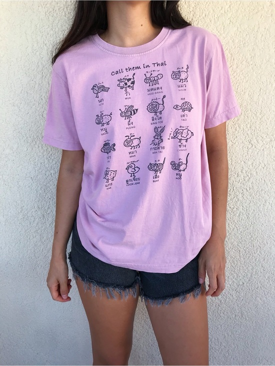 ko-sa-parn Tops - 90s Vintage Pink Graphic Tee with Animal Illustrations /Thai Words / Crew Neck
